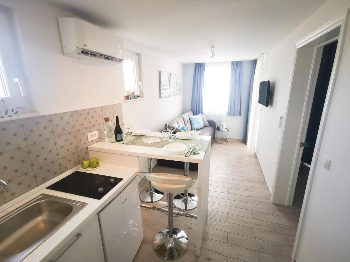 Rita Apartments - Sea-View Apartment 2Plus1 Tučepi Exteriör bild